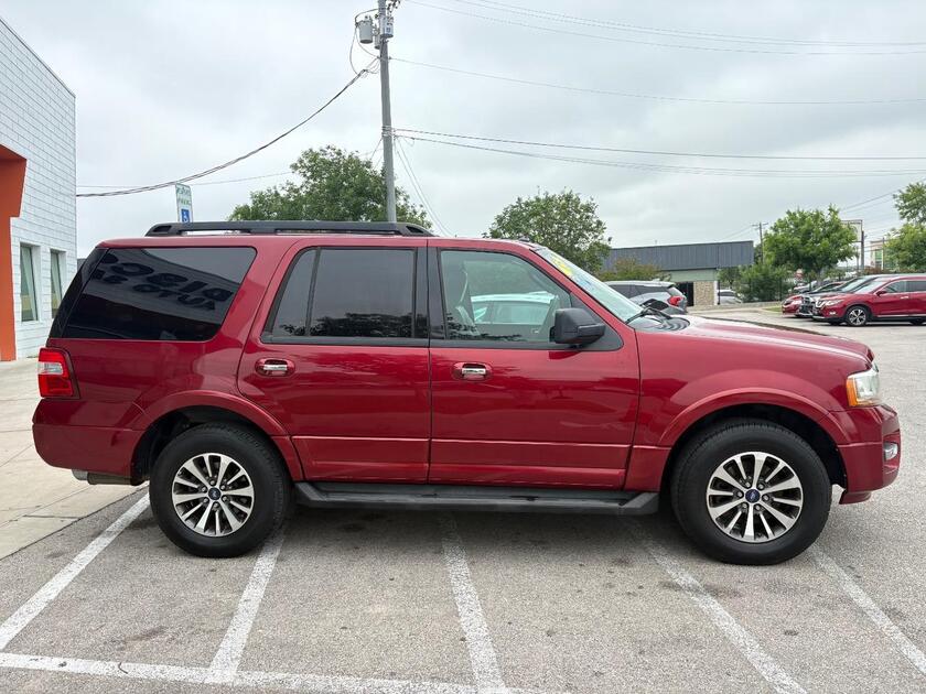 2015 Ford Expedition - Image 2
