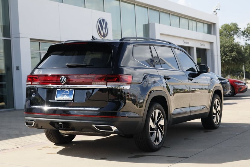 2026 Volkswagen Atlas - Image 2
