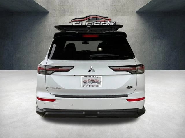 2026 Mitsubishi Outlander - Image 2