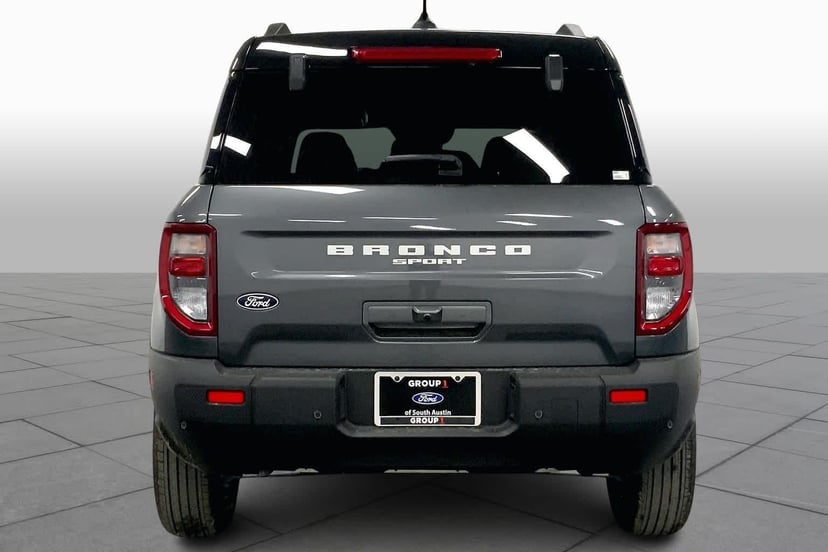 2026 Ford Bronco - Image 3