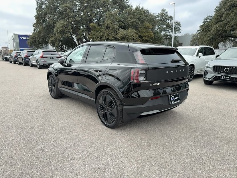 2026 Volvo EX30 - Image 3