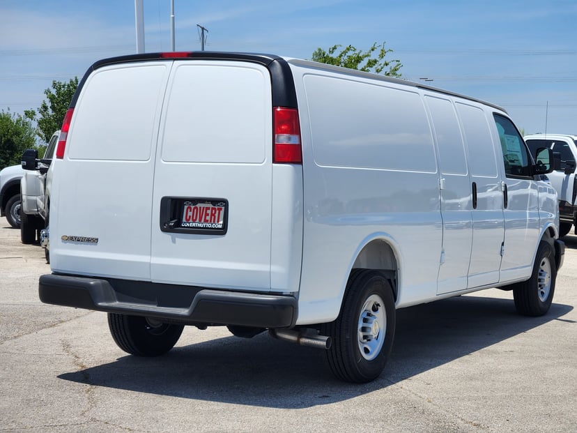 2026 Chevrolet Express Cargo - Image 3