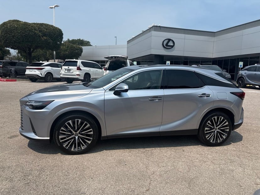 2026 Lexus RX - Image 2