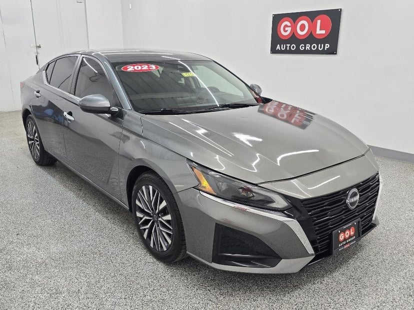 2023 Nissan Altima - Image 1