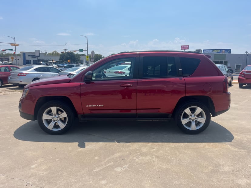 2017 Jeep Compass - Image 2