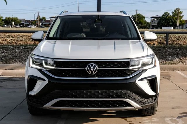 2022 Volkswagen Taos - Image 3