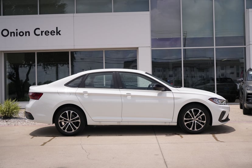 2026 Volkswagen Jetta - Image 2