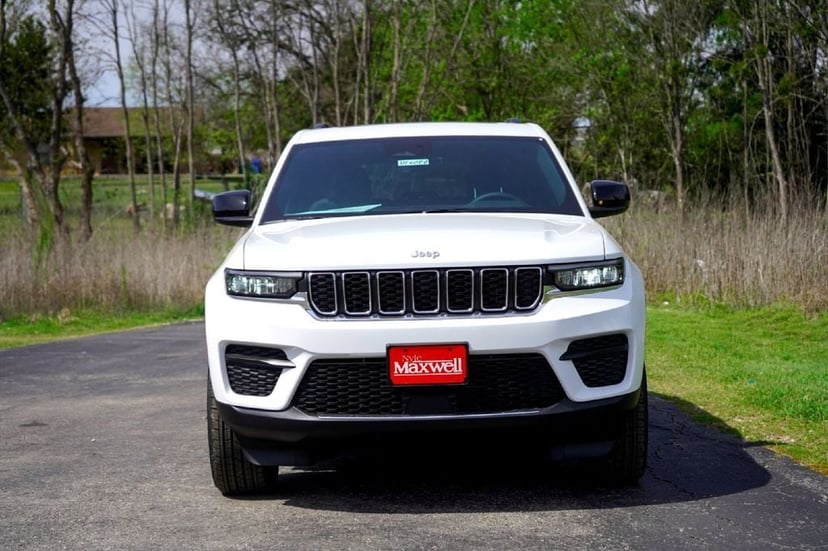 2026 Jeep Grand Cherokee - Image 3
