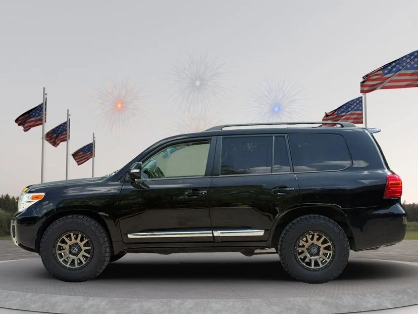 2013 Toyota Land Cruiser - Image 2