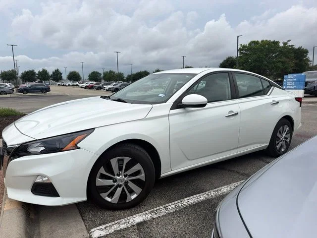 2022 Nissan Altima - Image 1