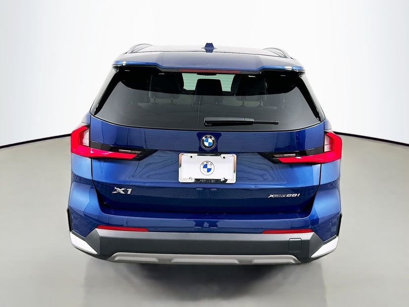 2023 BMW X1 - Image 3