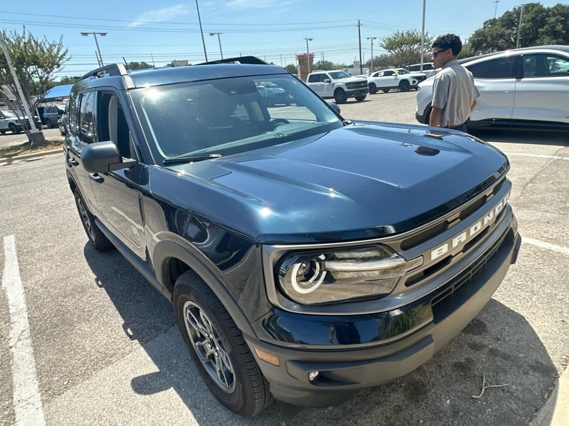 2022 Ford Bronco - Image 2