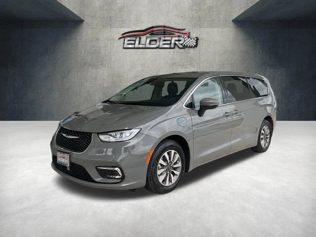 2023 Chrysler Pacifica - Image 1