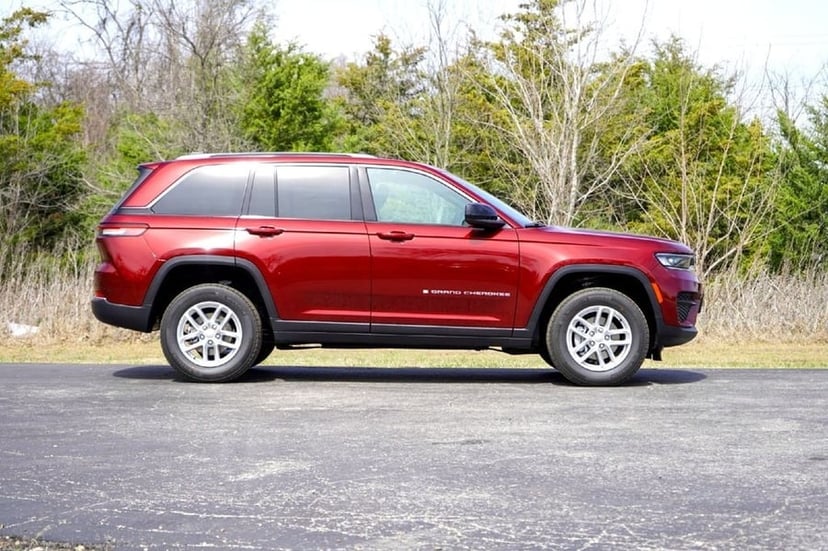 2026 Jeep Grand Cherokee Laredo X - Image 3
