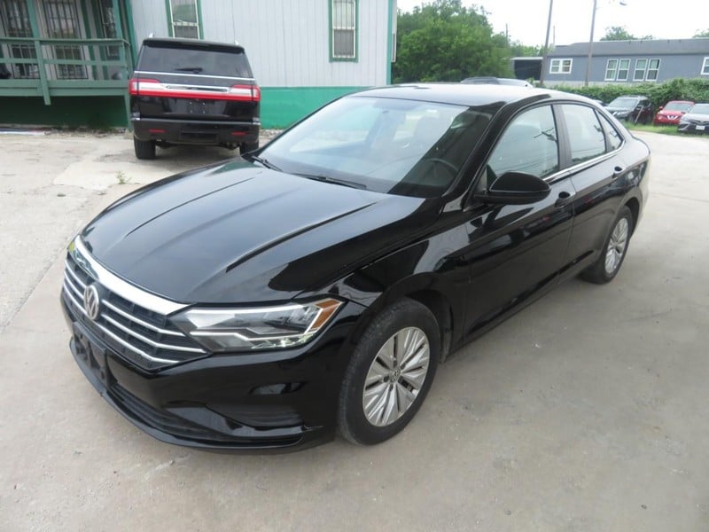 2020 Volkswagen Jetta - Image 2