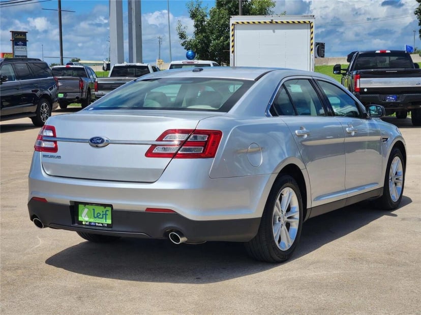 2019 Ford Taurus - Image 2