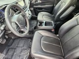 2025 Chrysler Pacifica - Preview 13