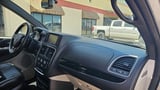 2017 Dodge Grand Caravan - Preview 5