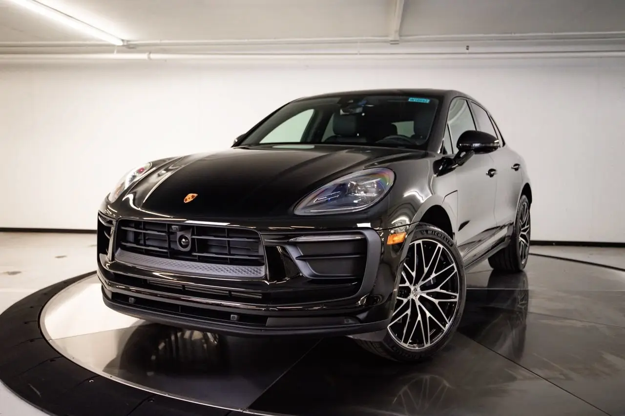 2026 Porsche Macan - Image 1