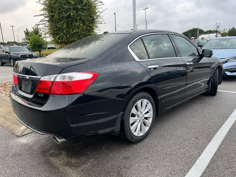 2015 Honda Accord - Image 2