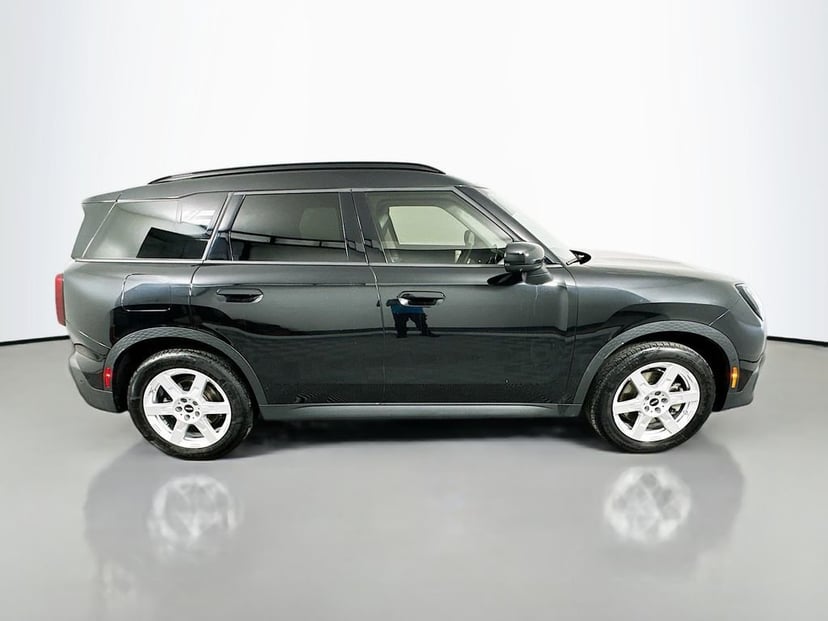 2025 MINI Cooper S Countryman Signature Plus 4D Sport Utility Black - Image 3