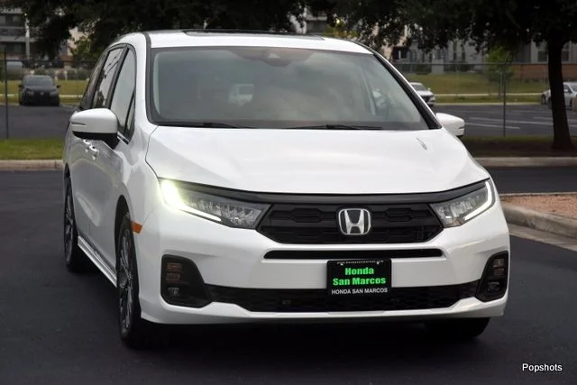 2026 Honda Odyssey - Image 2