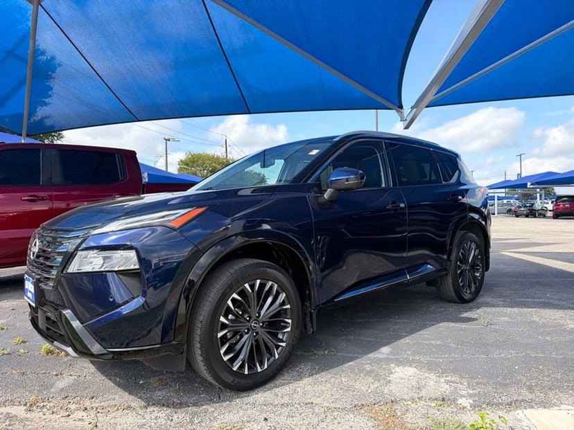 2025 Nissan Rogue - Image 3