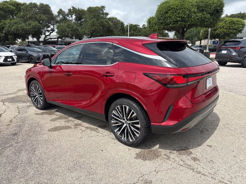 2025 Lexus RX - Image 3