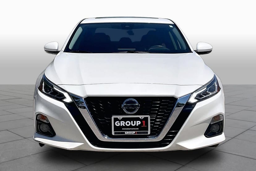 2019 Nissan Altima - Image 2