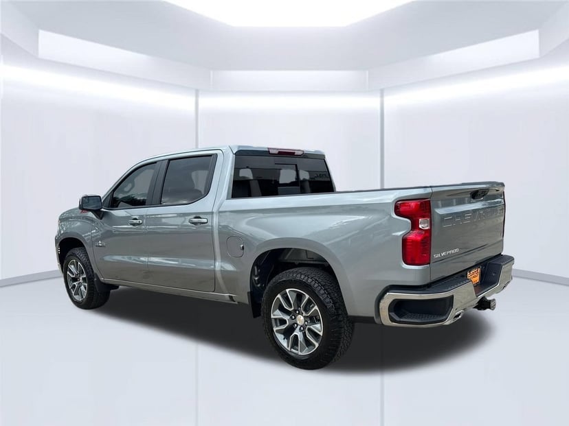 2026 Chevrolet Silverado 1500 - Image 2