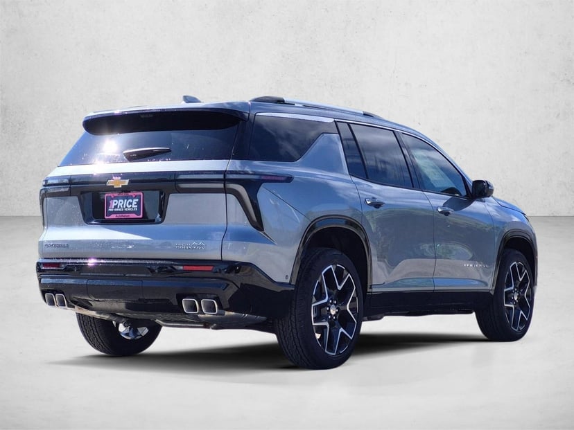 2026 Chevrolet Traverse - Image 3