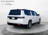 2023 Jeep Grand Wagoneer L - Preview 16