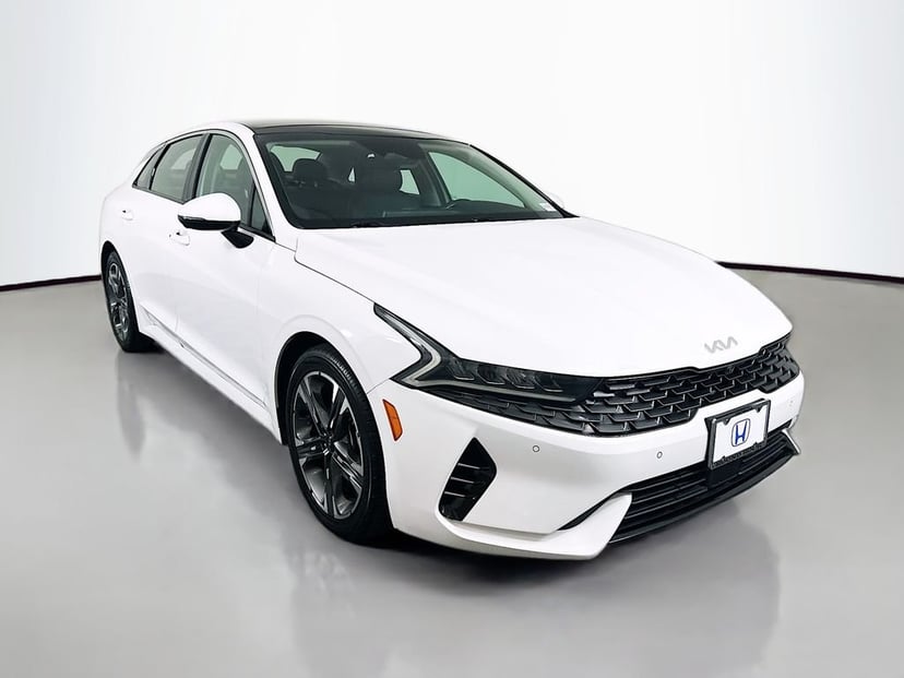 2022 Kia K5 - Image 3