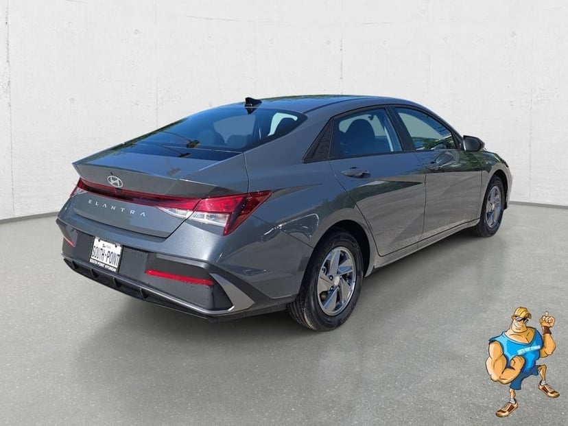 2026 Hyundai Elantra - Image 3