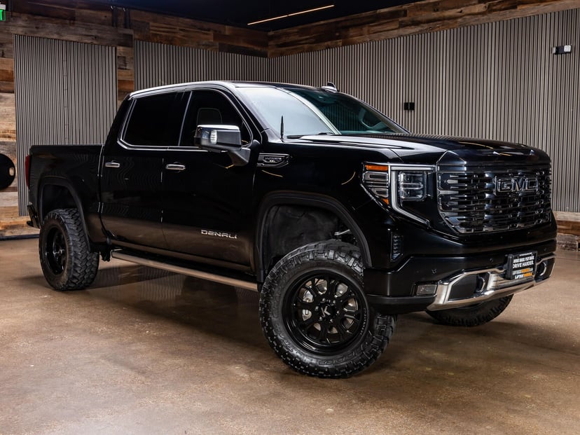 2023 GMC Sierra 1500 - Image 1