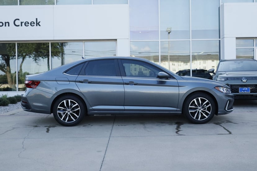 2026 Volkswagen Jetta - Image 2
