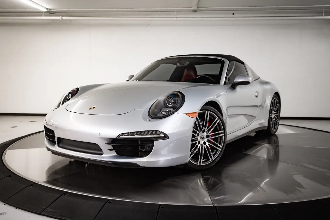 2016 Porsche 911 - Image 1