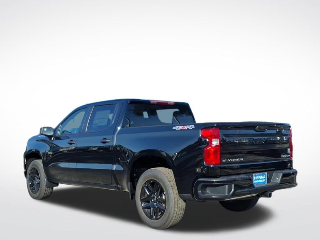 2026 Chevrolet Silverado 1500 - Image 3