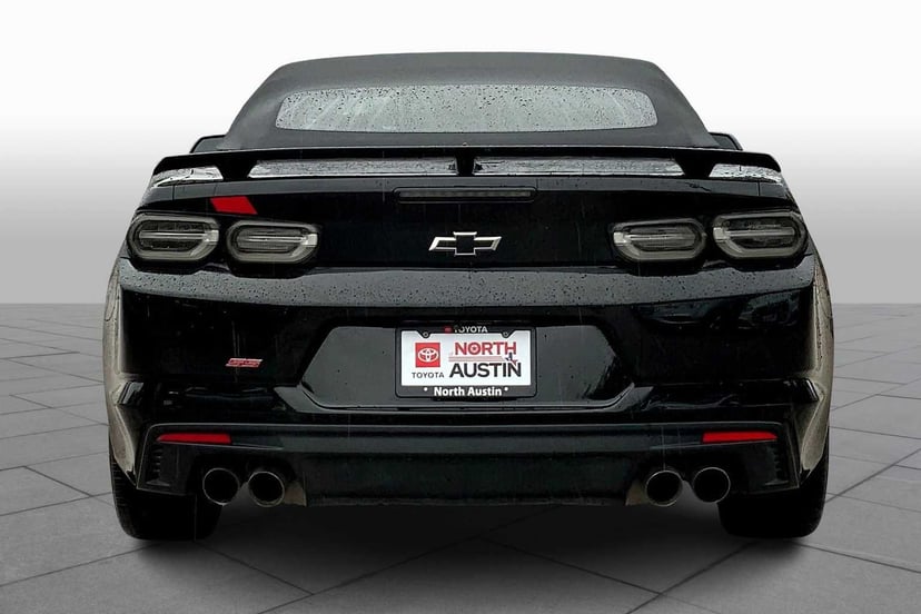 2022 Chevrolet Camaro - Image 2