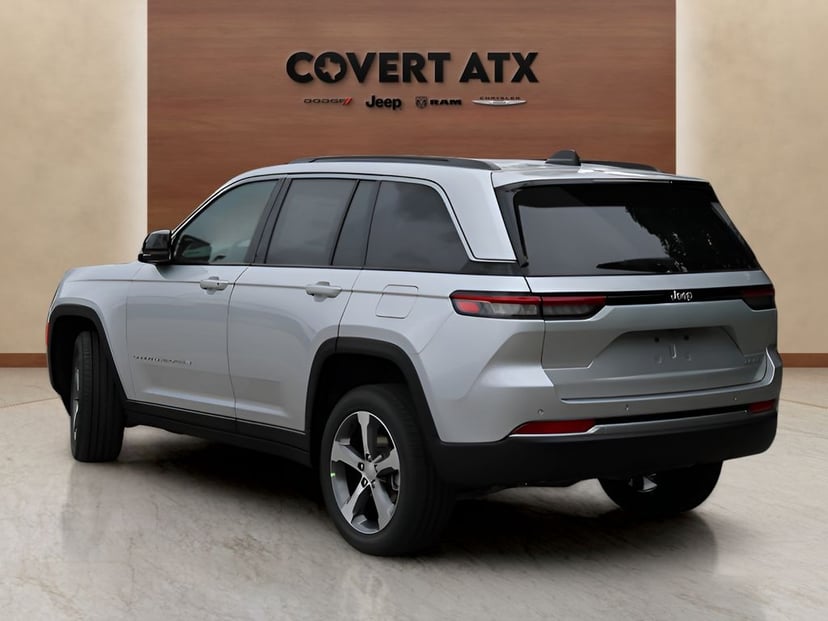 2026 Jeep Grand Cherokee - Image 2