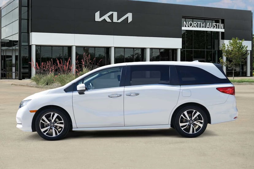 2023 Honda Odyssey - Image 2