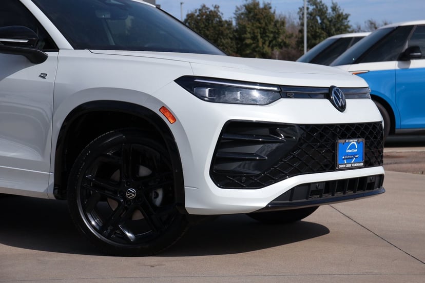 2026 Volkswagen Tiguan - Image 1