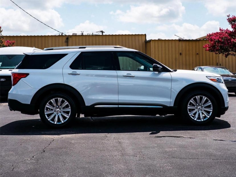 2023 Ford Explorer - Image 2
