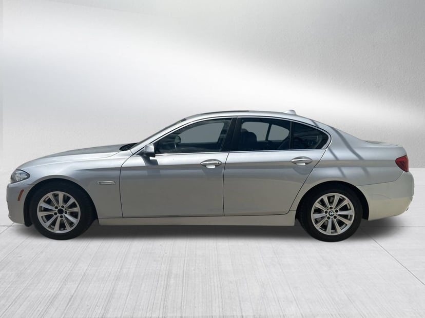 2015 BMW 5 Series 528i - Image 2