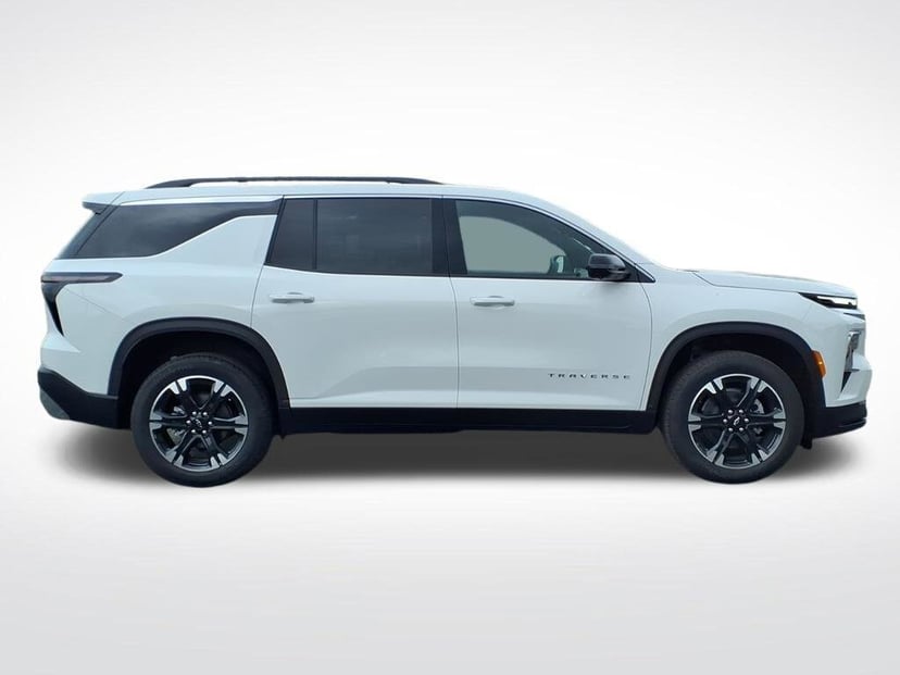 2027 Chevrolet Traverse - Image 1