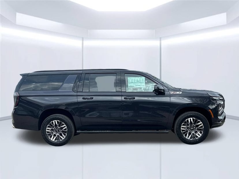 2026 Chevrolet Suburban - Image 3