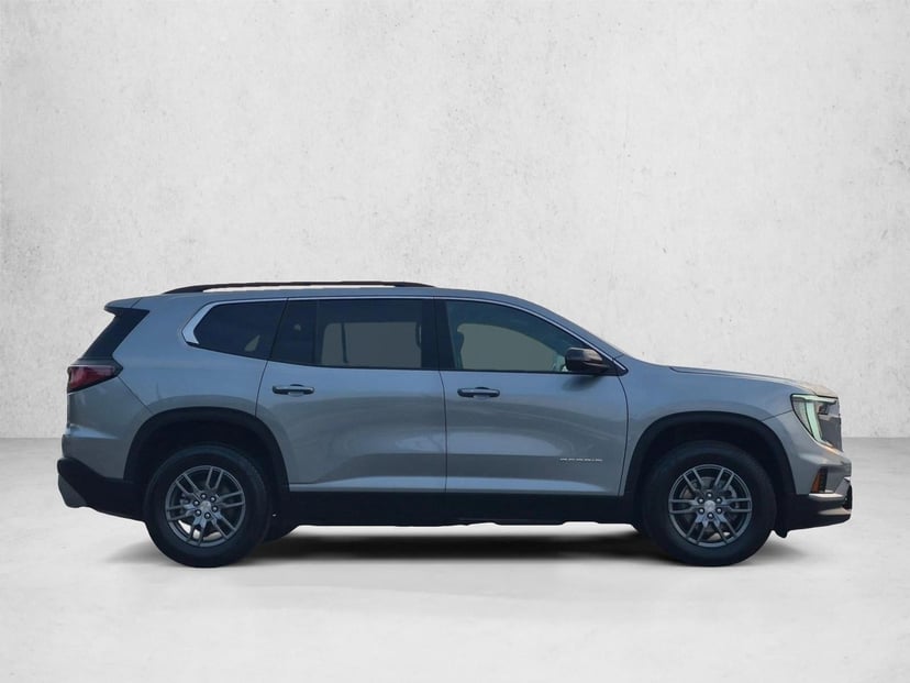 2025 GMC Acadia - Image 2