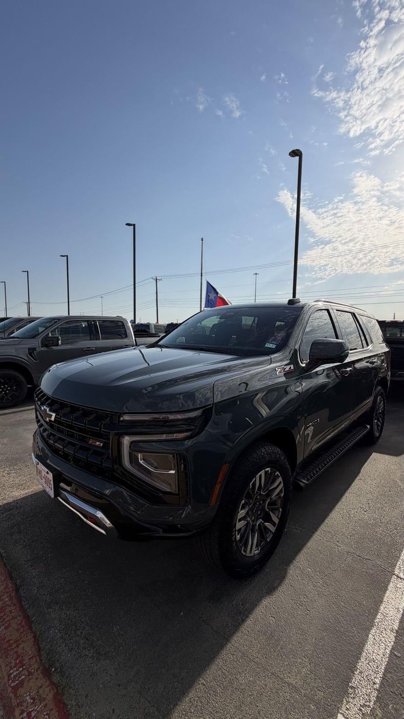 2025 Chevrolet Tahoe - Image 2