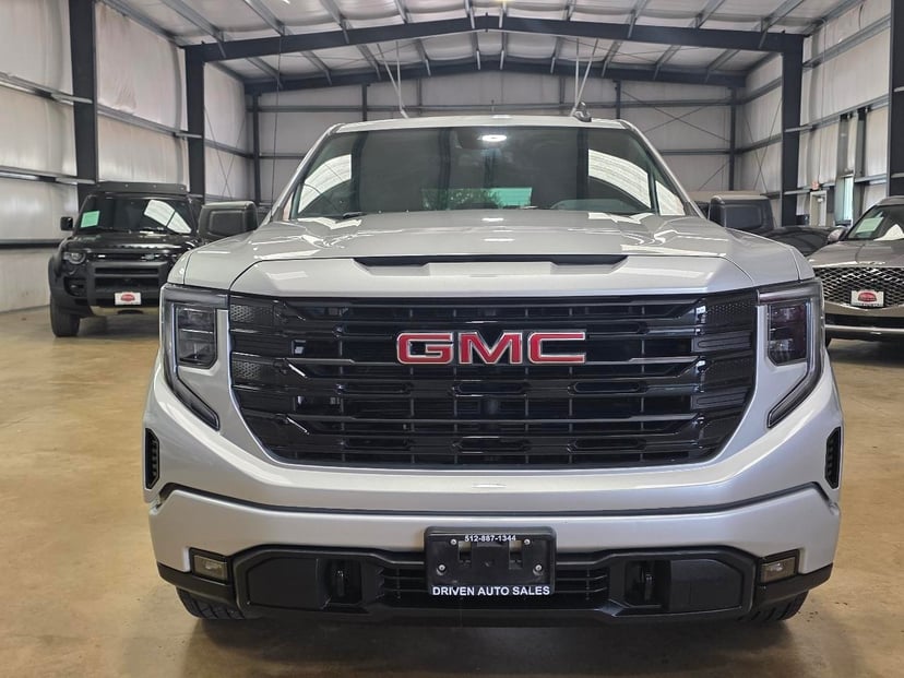 2022 GMC Sierra - Image 3