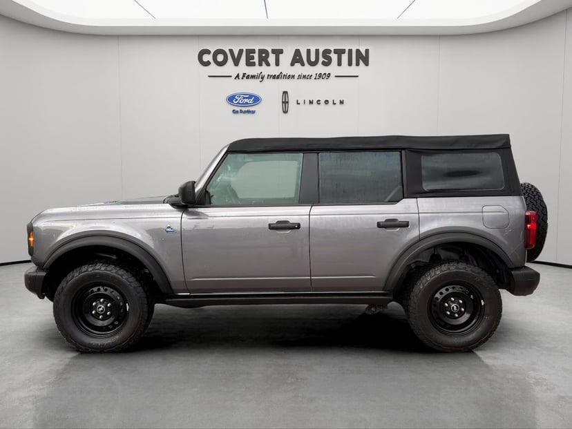 2022 Ford Bronco - Image 2